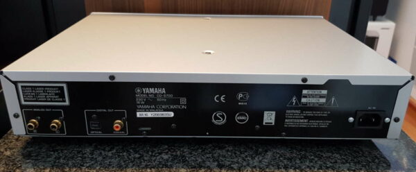 Yamaha CD-S700 CD Lejátszó Silver - Image 2