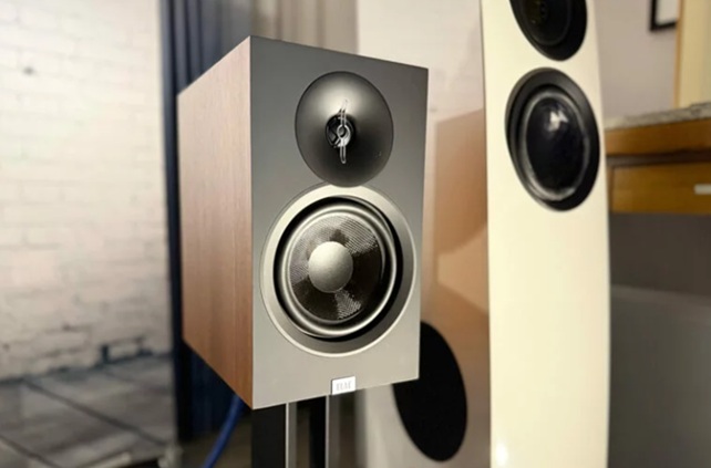 Debut 3 és Concentro hangfalak