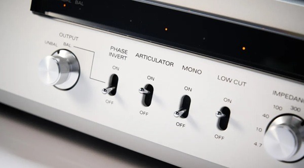 Luxman E-07 kezelőelemek