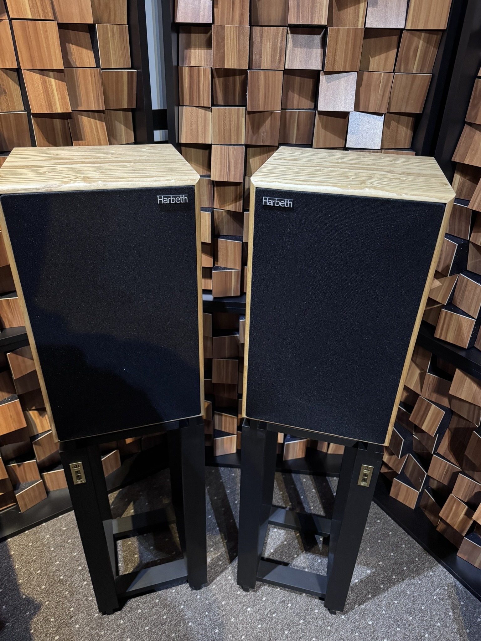 Harbeth Monitor 30.2 XD monitor