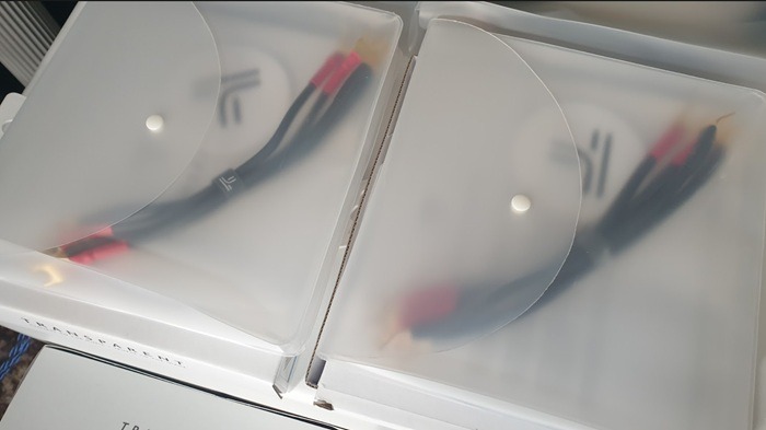 Transparent kábelek bemutató Hangzásvilág biwires