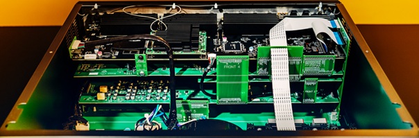 McIntosh MX124 inside